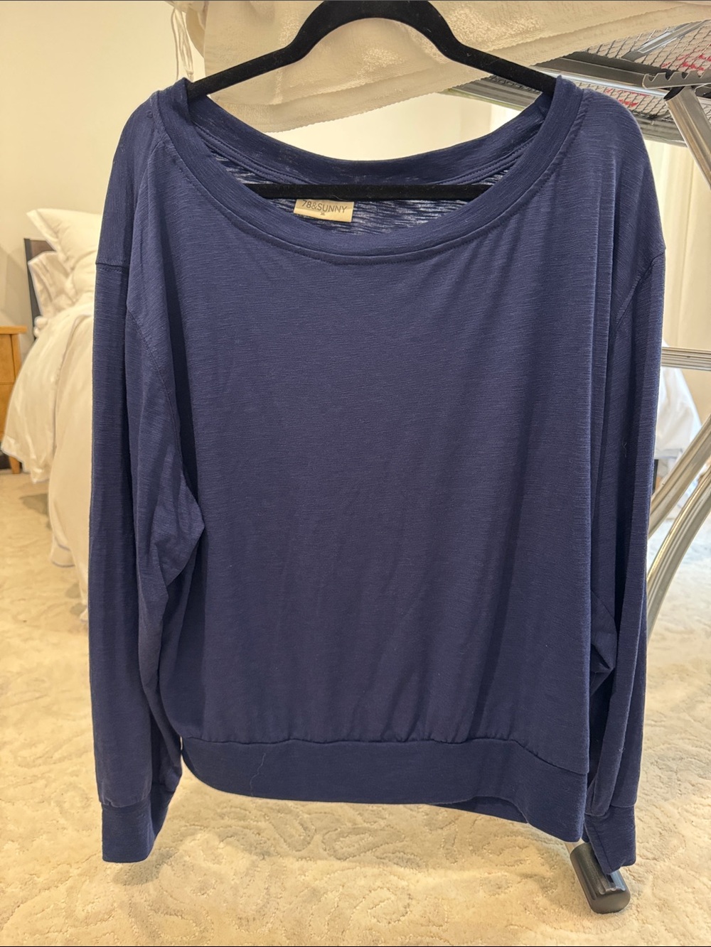 Scoop-Neck Lightweight Pullover Sweater - Navy